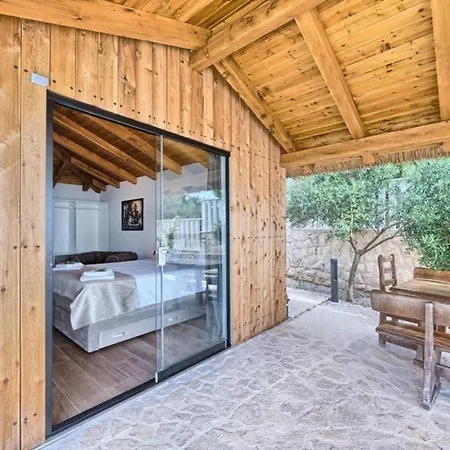 Ferienhaus Mit Privatpool Fur 8 Personen Ca 140 Qm In Jezera, Dalmatien Norddalmatien *