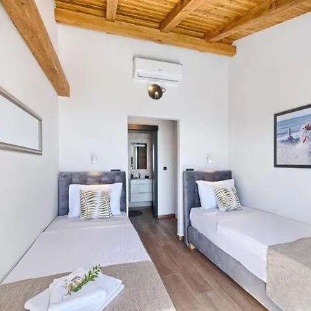 Ferienhaus Mit Privatpool Fur 8 Personen Ca 140 Qm In Jezera, Dalmatien Norddalmatien בית נופש *